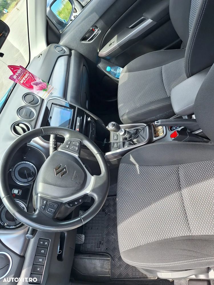 Suzuki Vitara 1.4 Boosterjet MHEV Passion - 6
