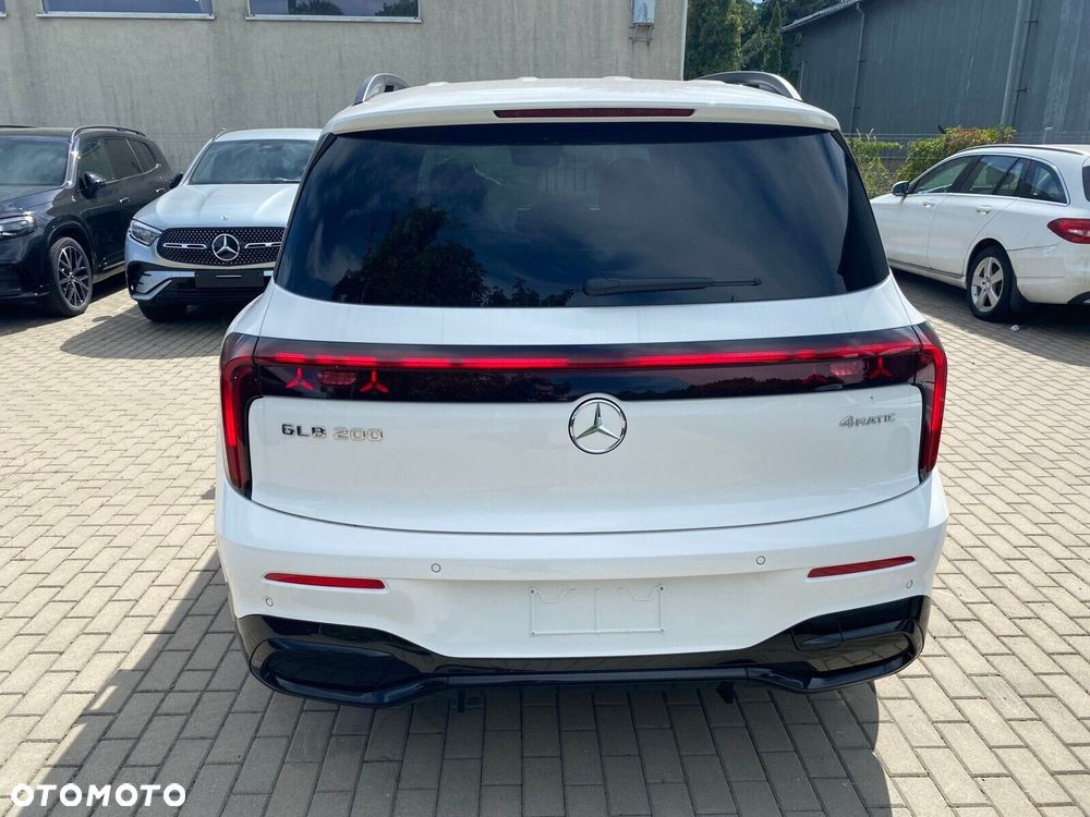 Mercedes-Benz GLB - 3