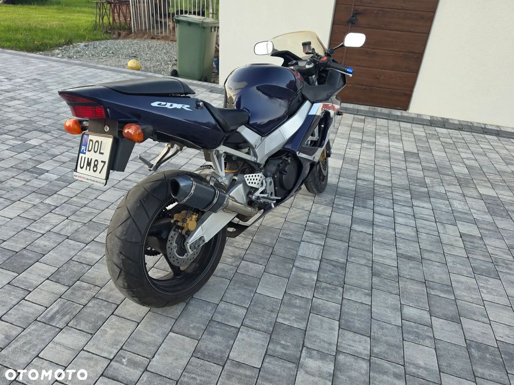 Honda CBR - 3