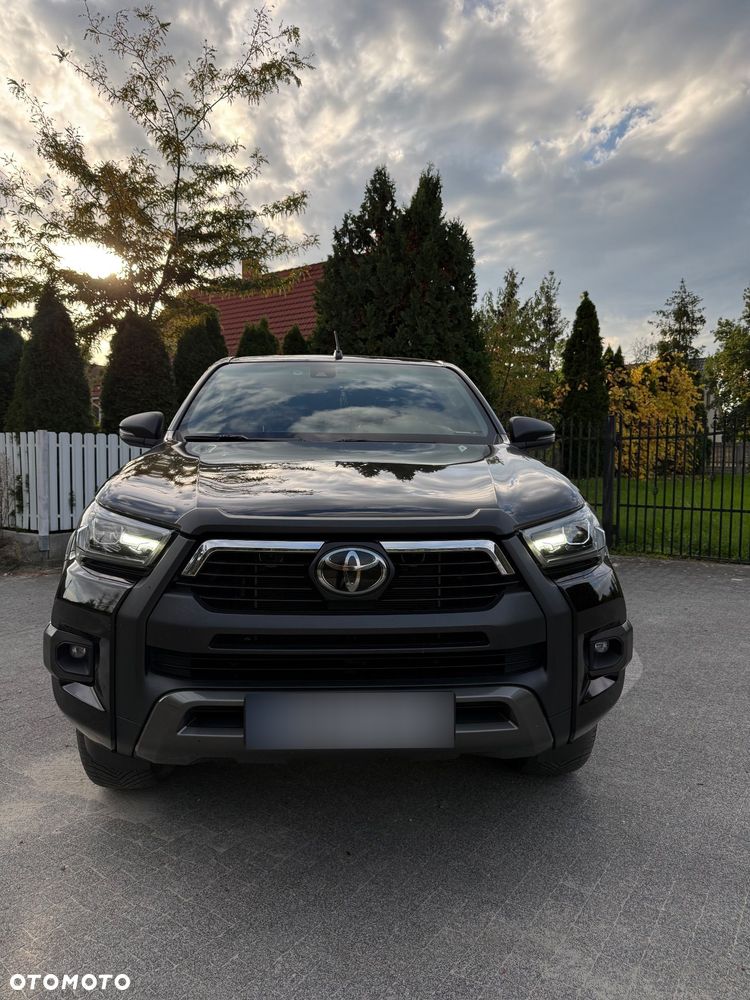 Toyota Hilux - 1