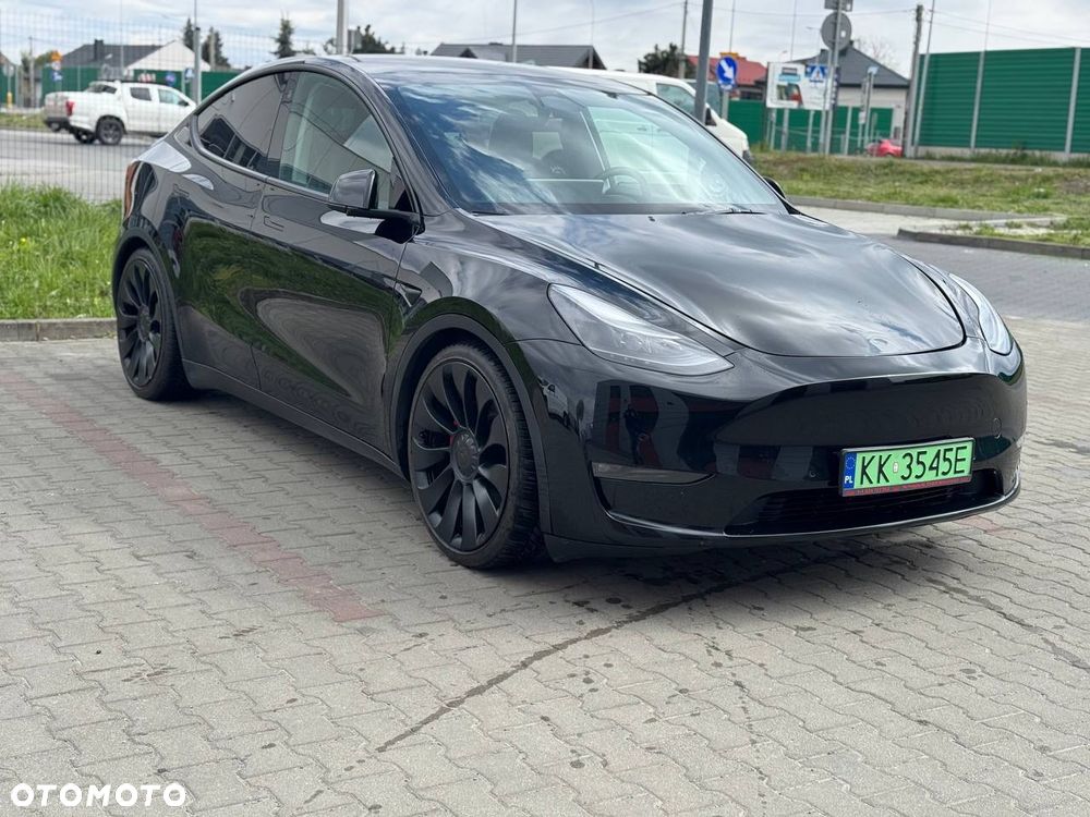 Tesla Model Y Long Range AWD - 2