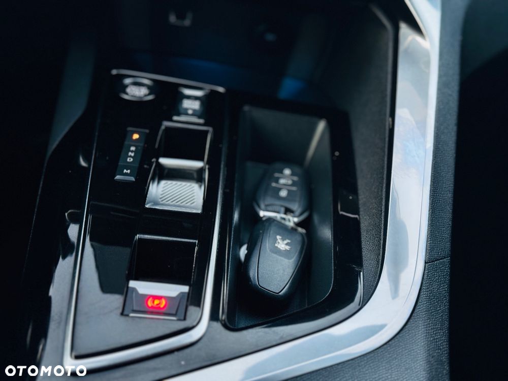 Peugeot 3008 BlueHDi 130 Stop & Start EAT8 Allure Business-Paket - 19