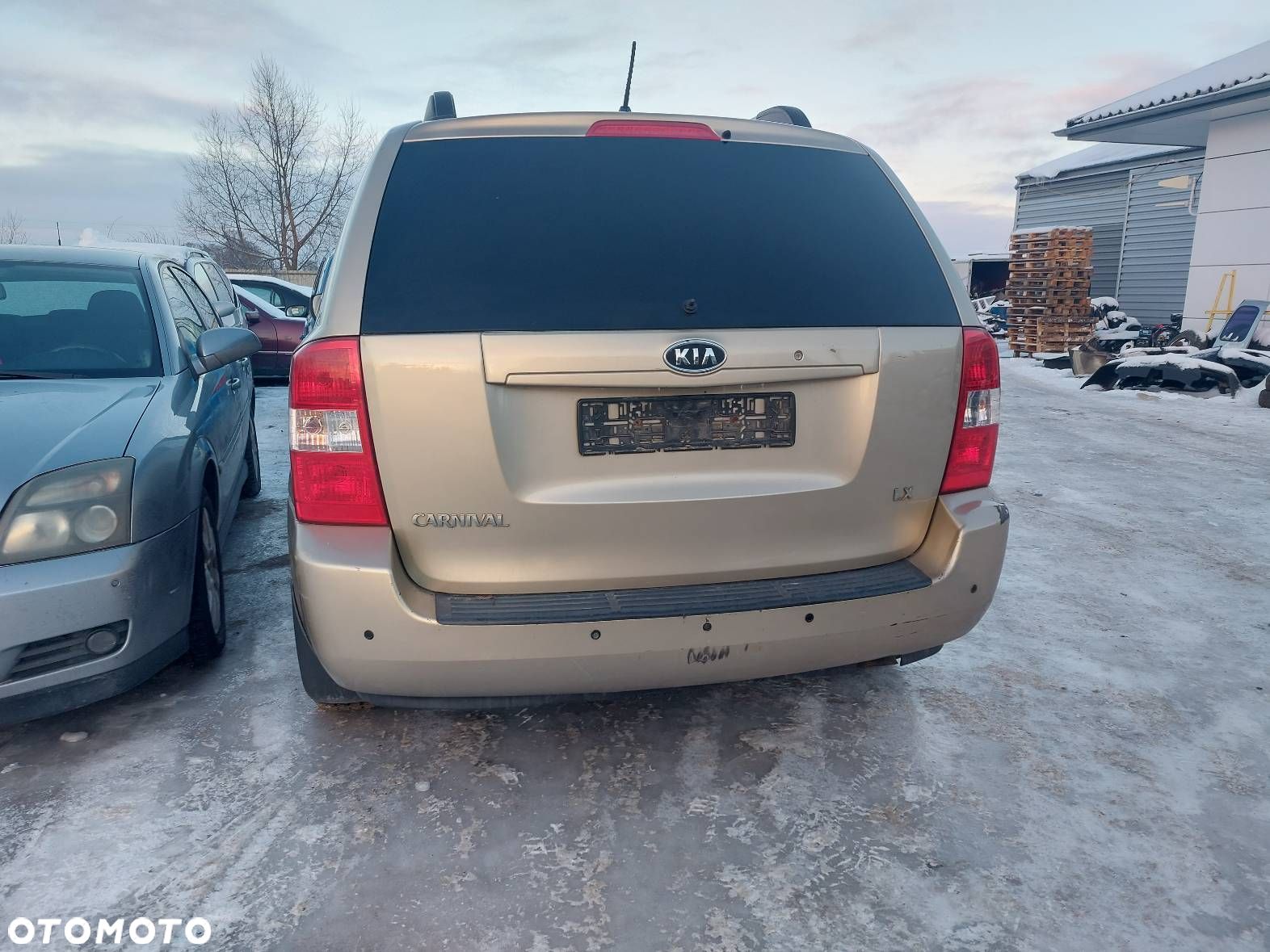 KLAPA TYŁ + ZDERZAK TYŁ KIA CARNIVAL II J9 - 1