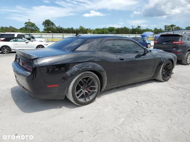 Dodge Challenger - 4