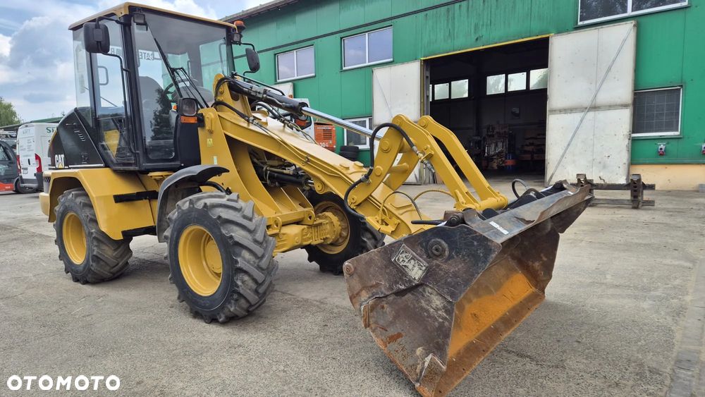 Caterpillar 908 - 8