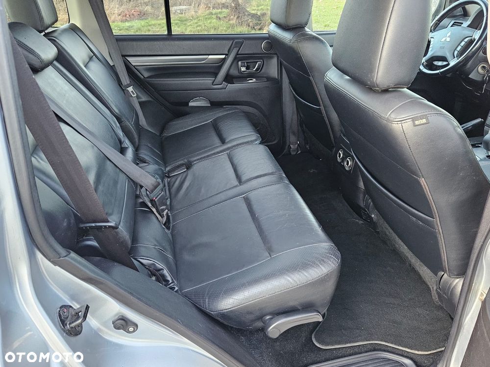 Mitsubishi Pajero 3.2 DI-D Automatik Intense - 18