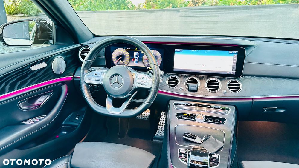 Mercedes-Benz Klasa E 220 d 4-Matic 9G-TRONIC - 31