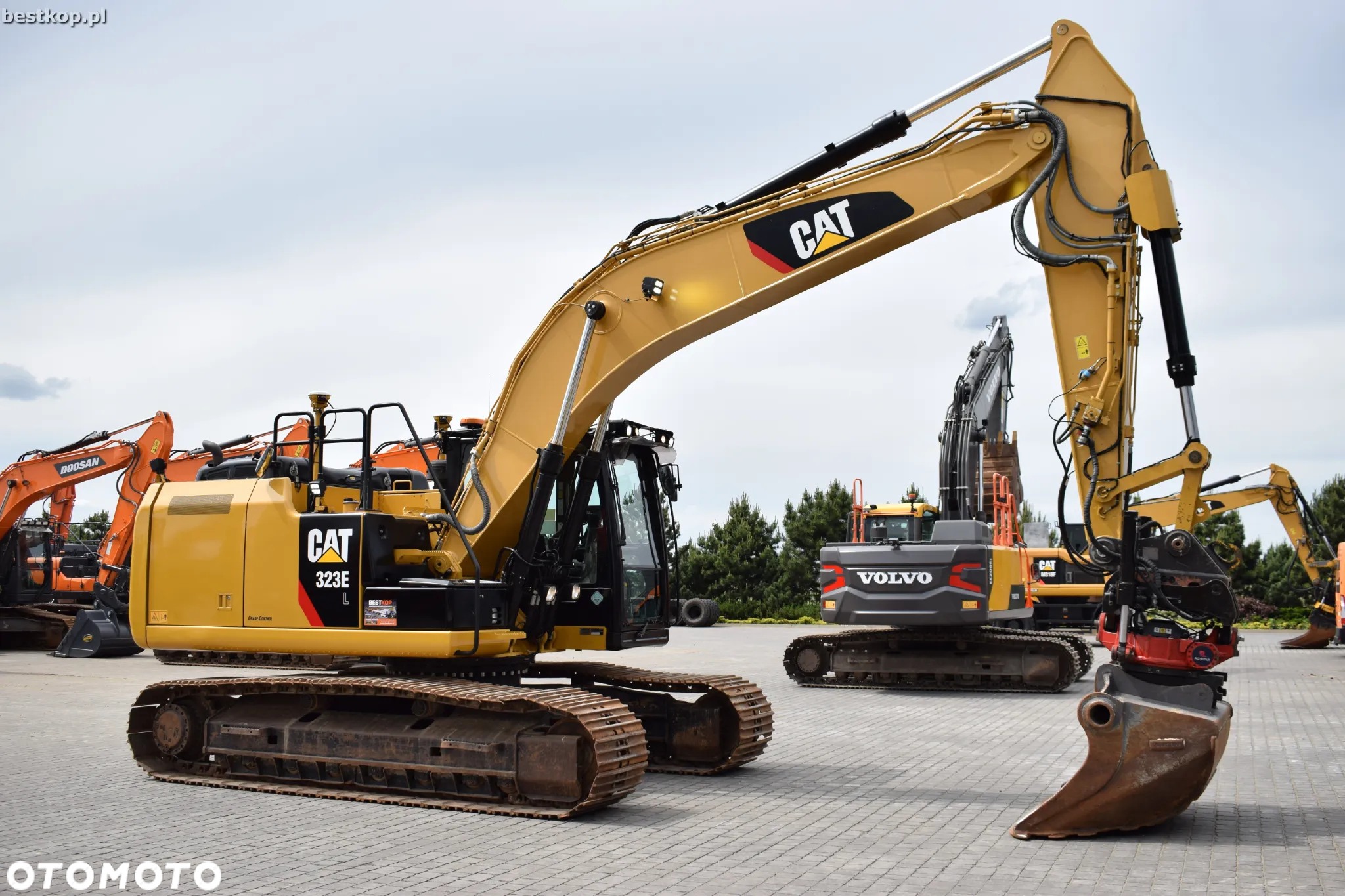 Caterpillar 323EL - 10