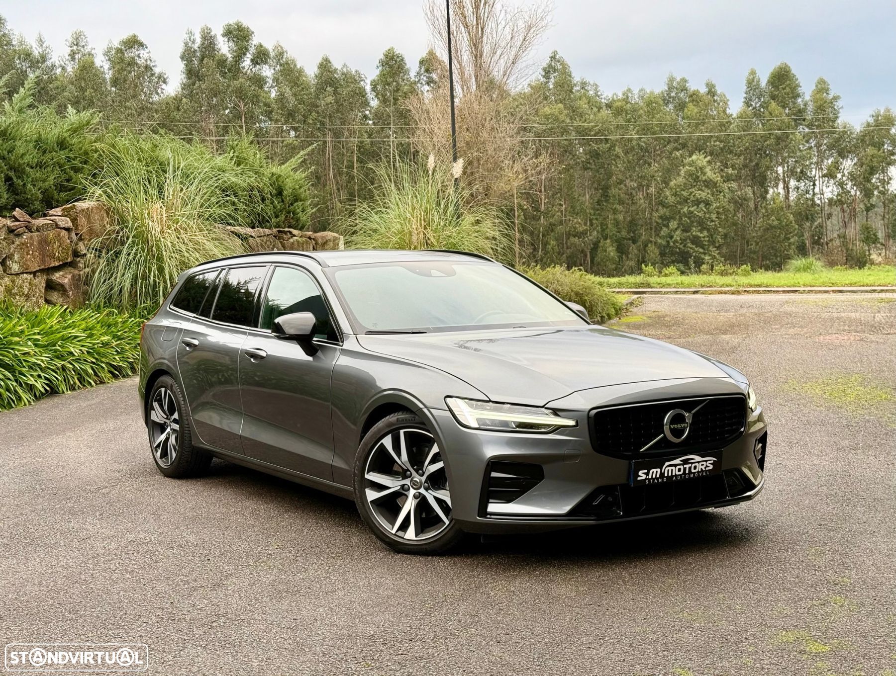 Volvo V60 2.0 D4 R-Design Geartronic - 1