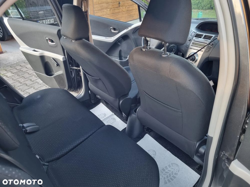 Toyota Yaris - 14