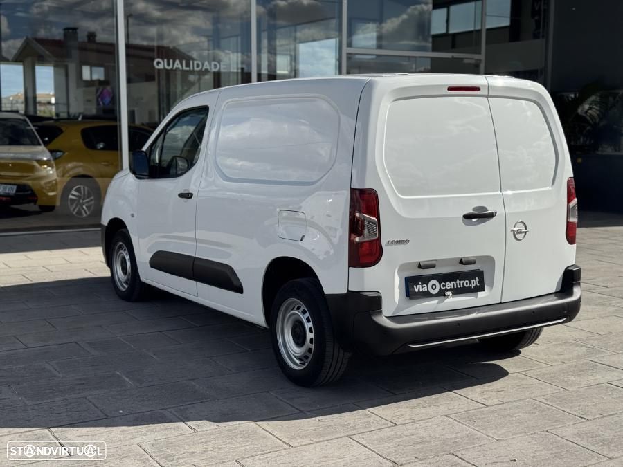 Opel Combo 1.5 CDTi 102cv L1H1 Enjoy 3 Lug. c/IVA DEDUTÍVEL - 2