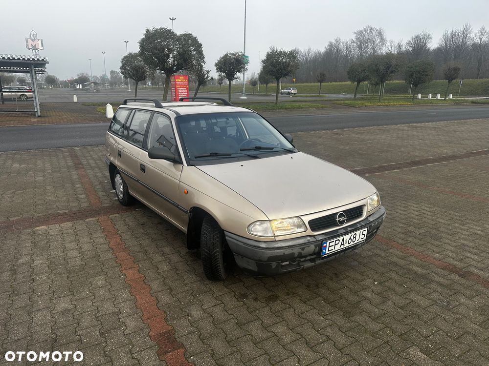 Opel Astra 1.6 Base - 1