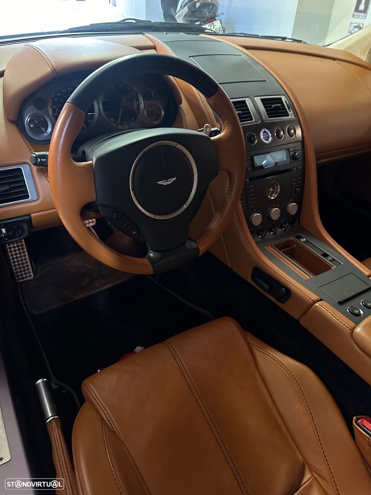 Aston Martin Vantage Roadster - 22