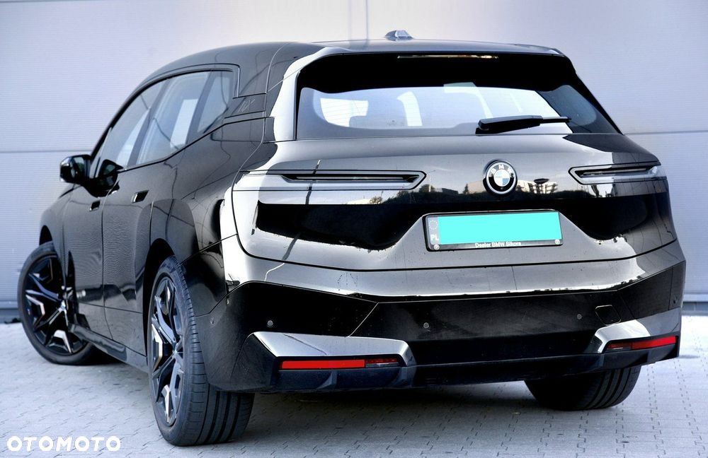 BMW iX xDrive40 76.6kWh Signature - 28