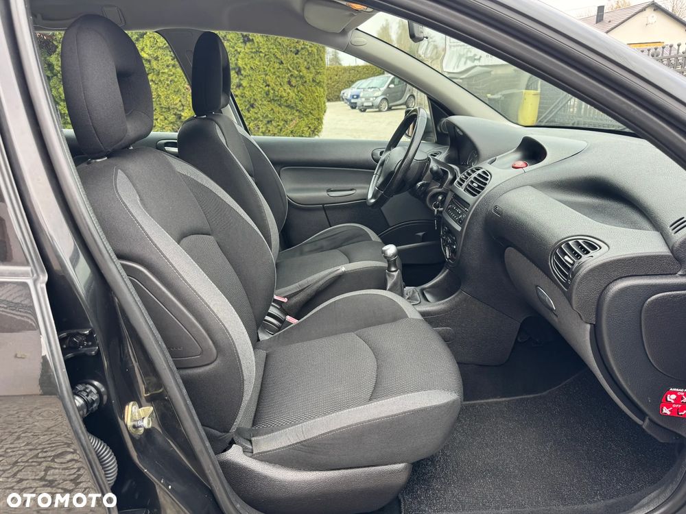 Peugeot 206 110 JBL - 32