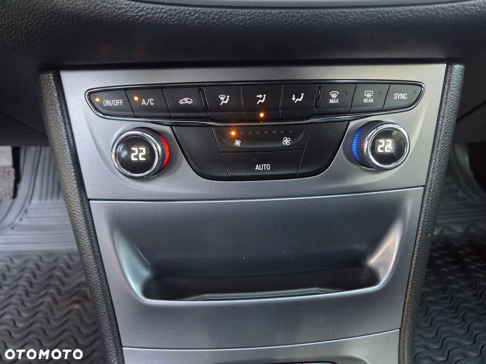 Opel Astra 1.4 Turbo Start/Stop Dynamic - 26