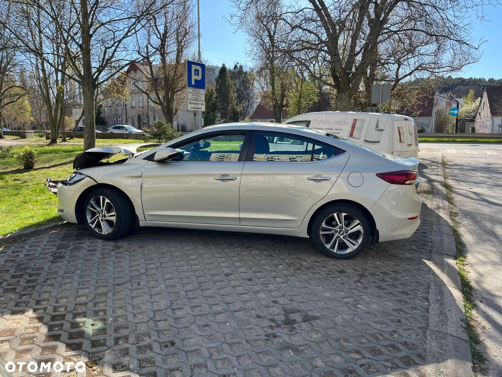 Hyundai Elantra 1.6 Style - 5