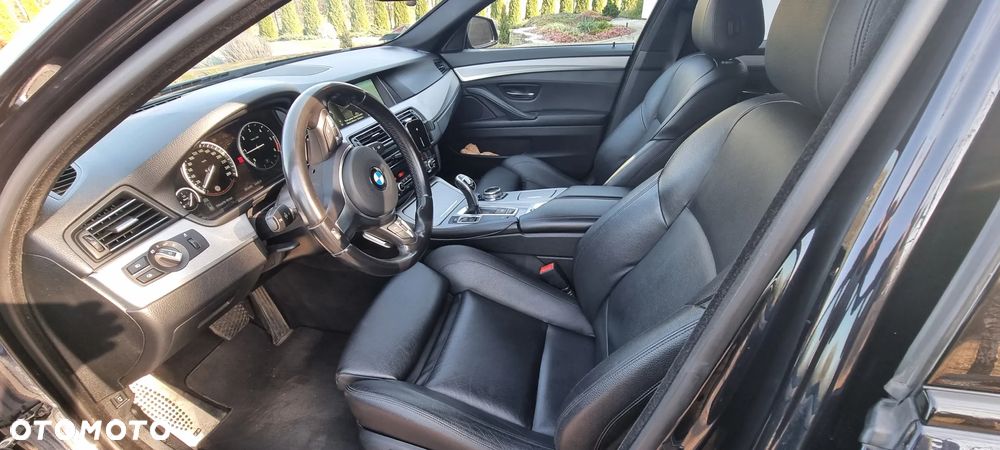 BMW Seria 5 525d Touring - 16