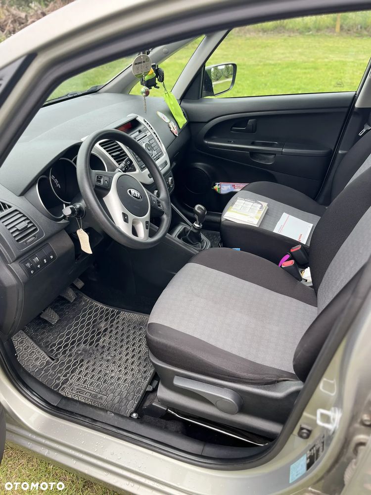 Kia Venga 1.6 Smart - 13