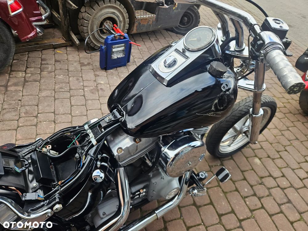 Harley-Davidson Sportster Custom 1200C - 19