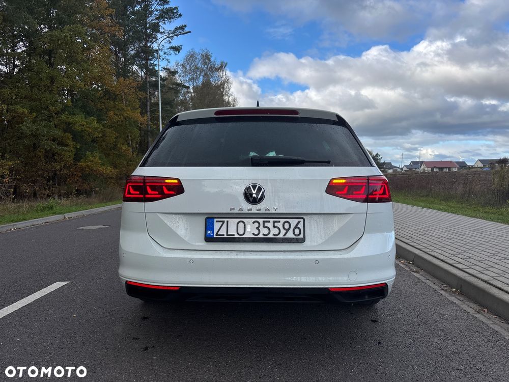 Volkswagen Passat Variant 2.0 TDI SCR DSG Business - 18