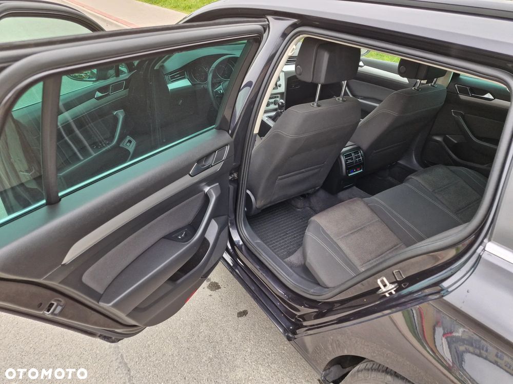 Volkswagen Passat 2.0 TDI (BlueMotion Technology) Highline - 11