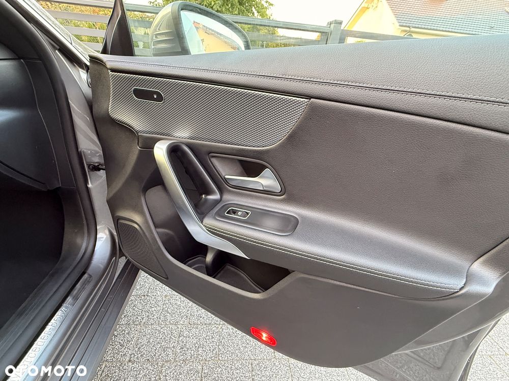 Mercedes-Benz CLA 220 d Progressive 8G-DCT - 27