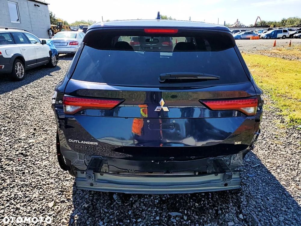 Mitsubishi Outlander - 6