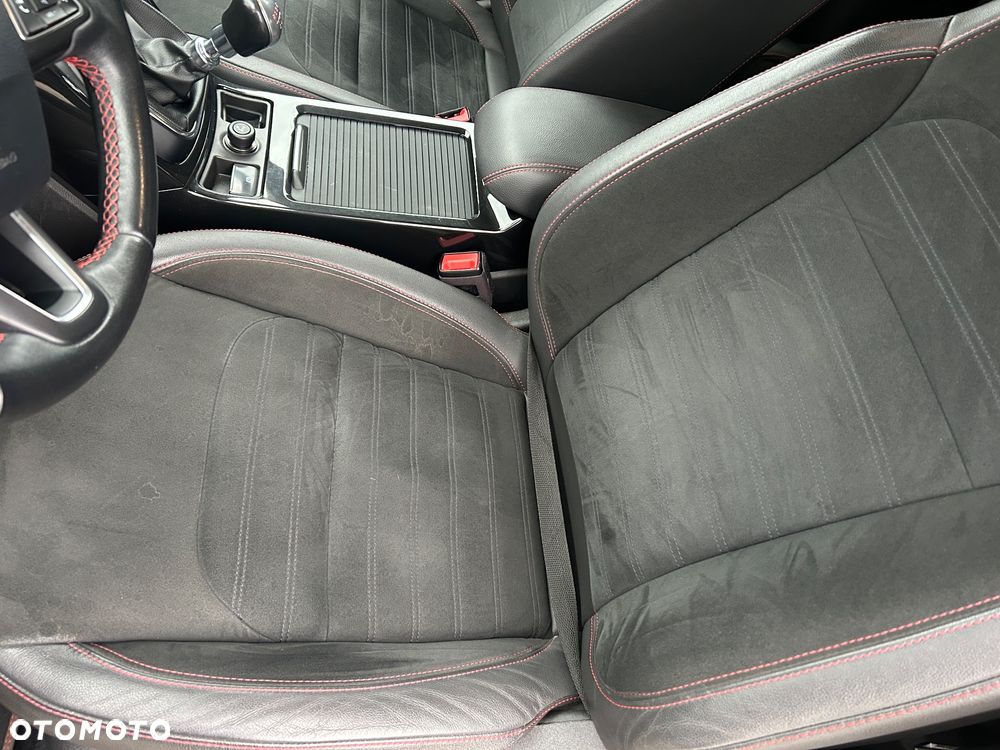 Ford Kuga 1.5 EcoBoost ST-LINE - 20
