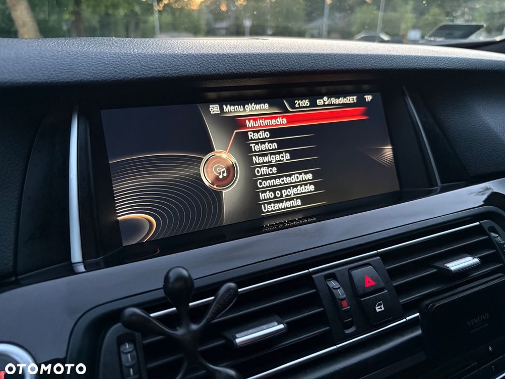 BMW Seria 5 525d xDrive - 27