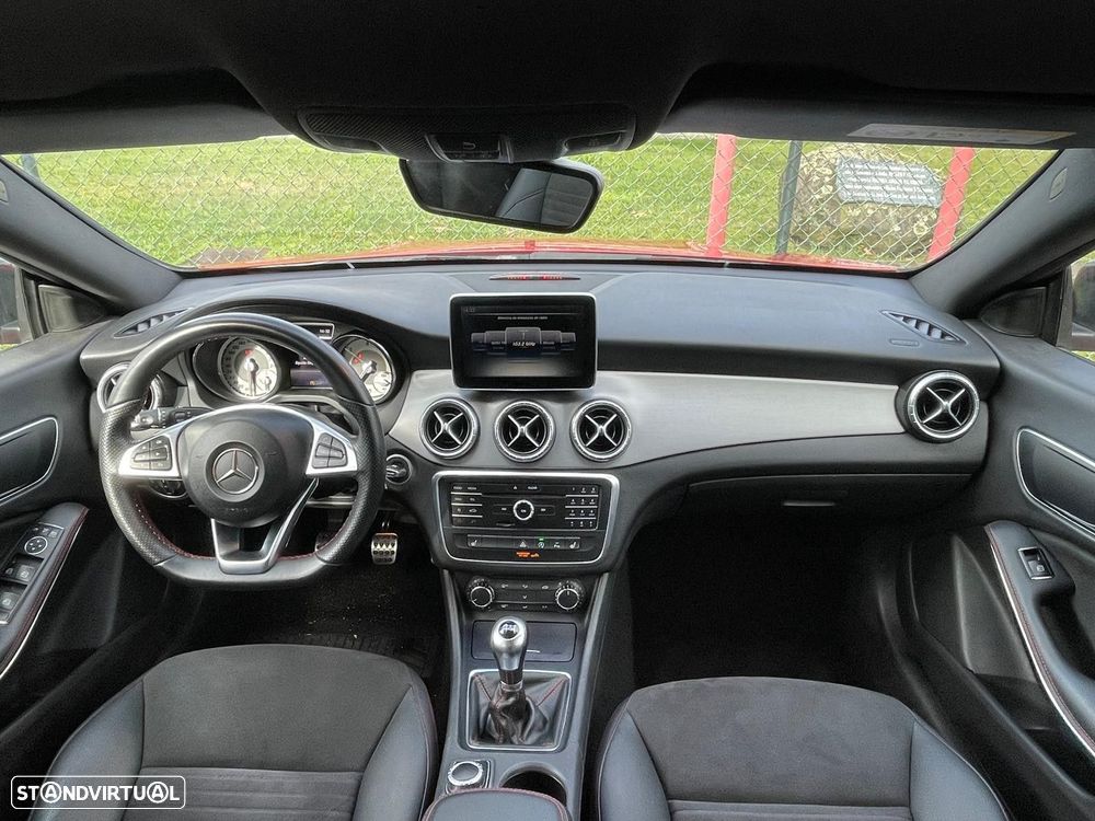 Mercedes-Benz CLA 200 d Shooting Brake AMG Line - 23