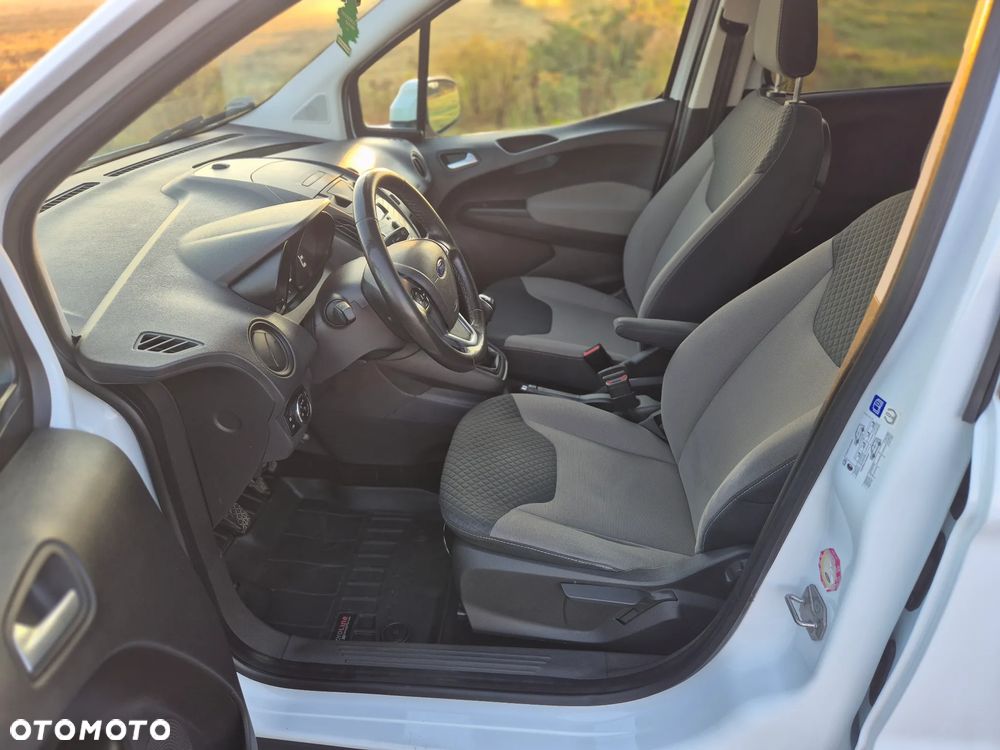 Ford Tourneo Courier 1.5 TDCi Sport - 6
