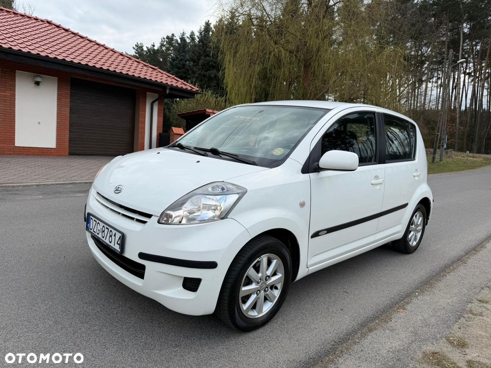 Daihatsu Sirion - 9