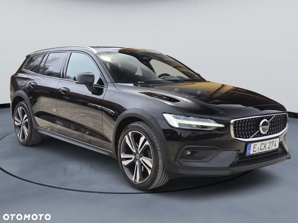 Volvo V60 Cross Country B4 D AWD Ultimate - 4
