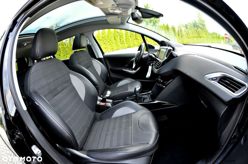 Peugeot 2008 PureTech 82 Allure - 22