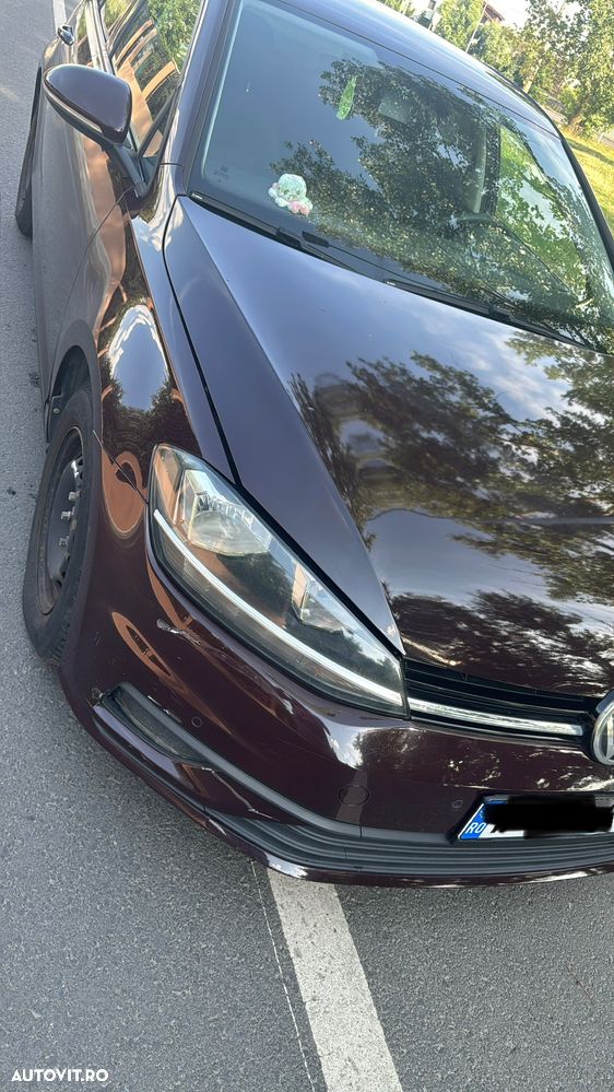 Volkswagen Golf - 6
