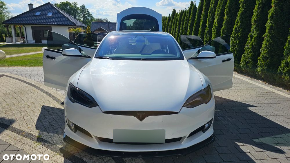 Tesla Model S - 6
