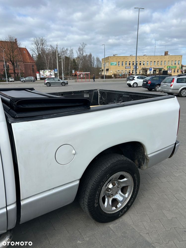 Dodge RAM - 8