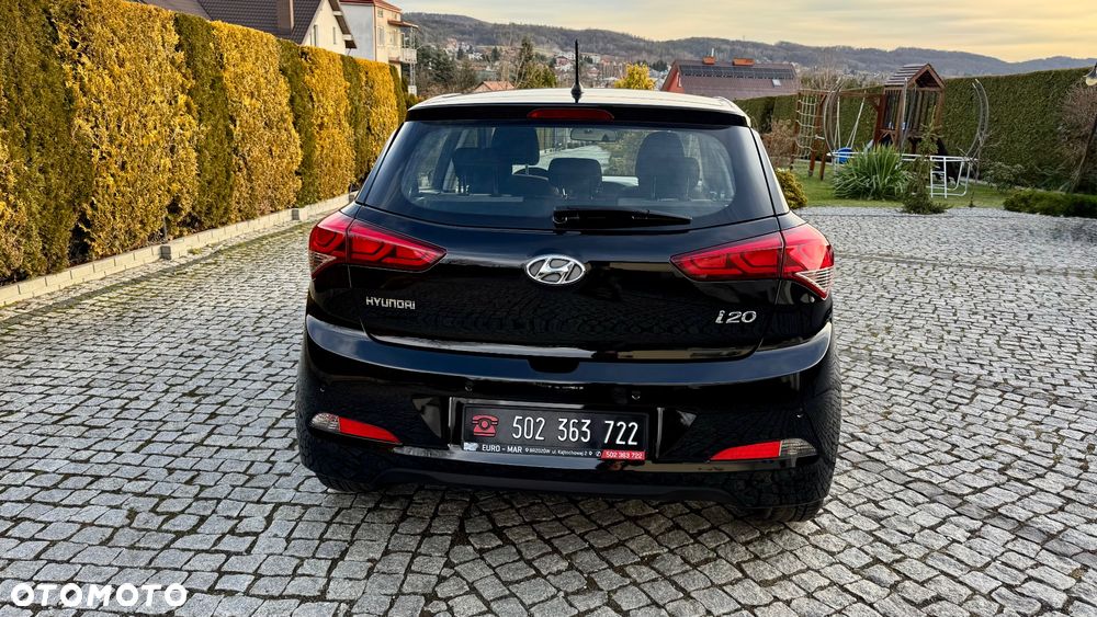 Hyundai i20 blue 1.2 Trend - 6