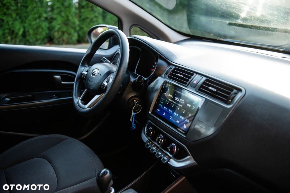 Kia Rio 1.4 Business Line Plus - 27