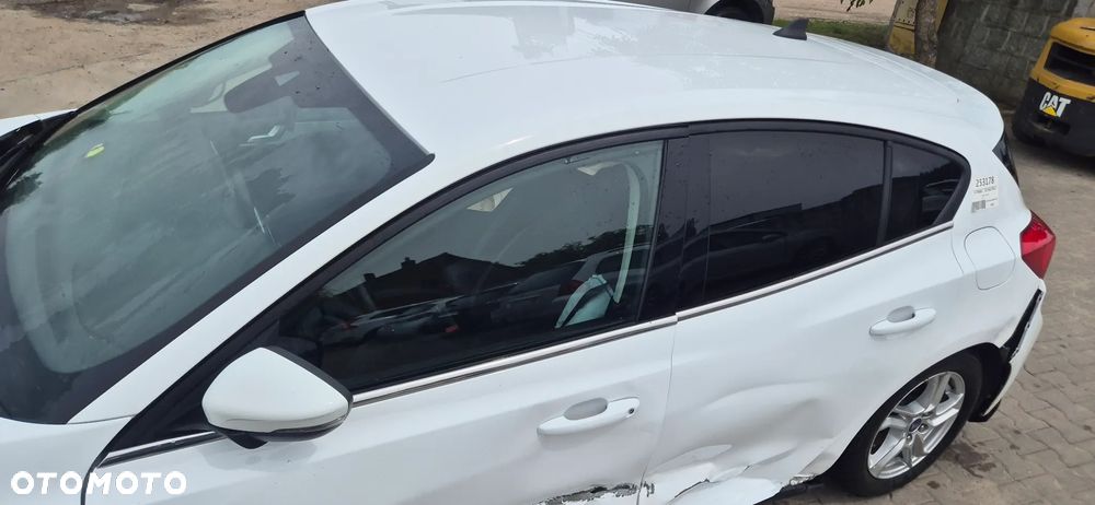 Ford Focus 1.5 EcoBlue SCR Active - 6