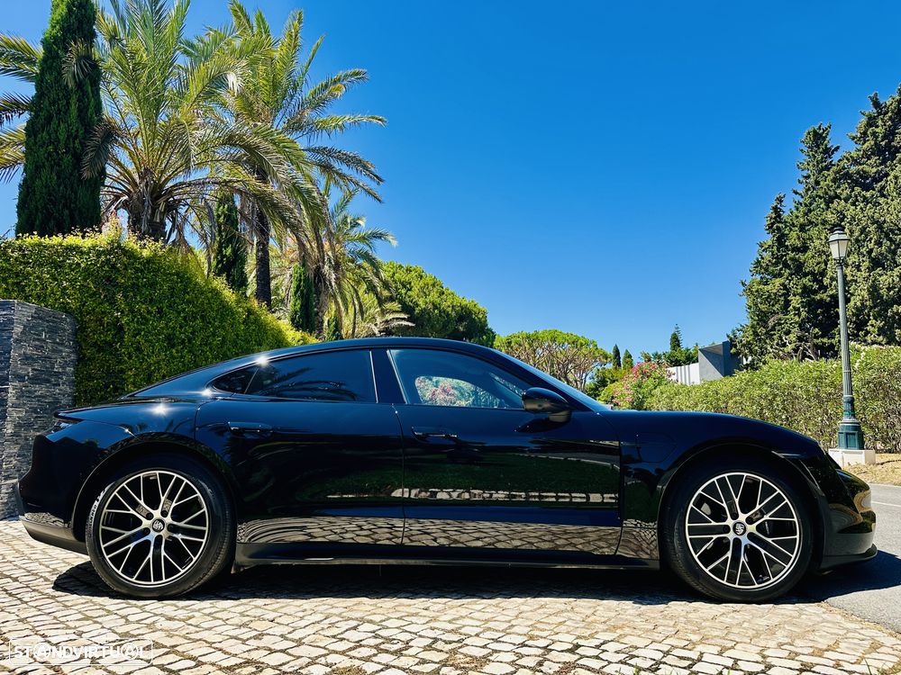 Porsche Taycan Standard - 11