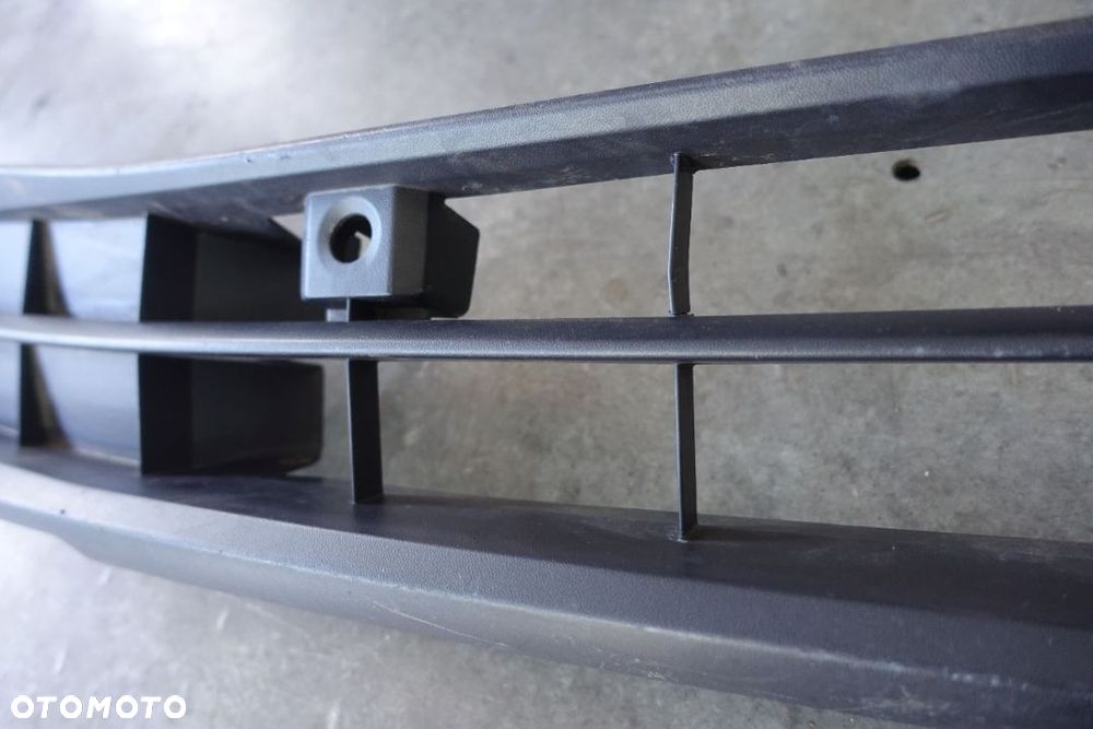 KRATKA ZDERZAKA ŚRODKOWA VW ID 3 ID.3 - 4