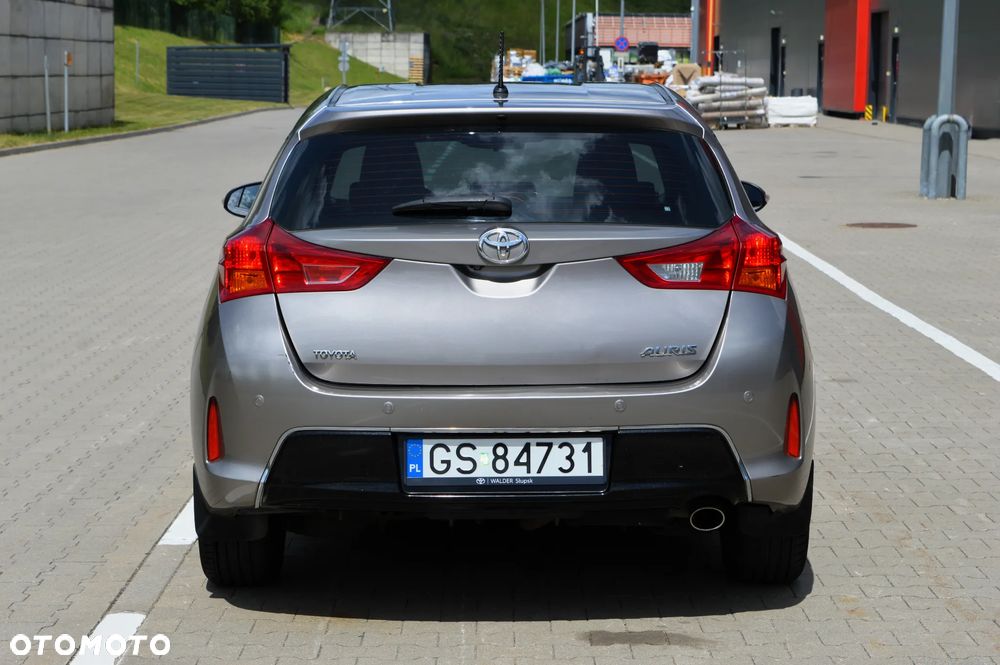 Toyota Auris 1.6 Premium + - 29