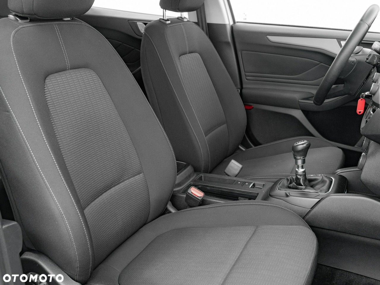 Ford Focus - 32