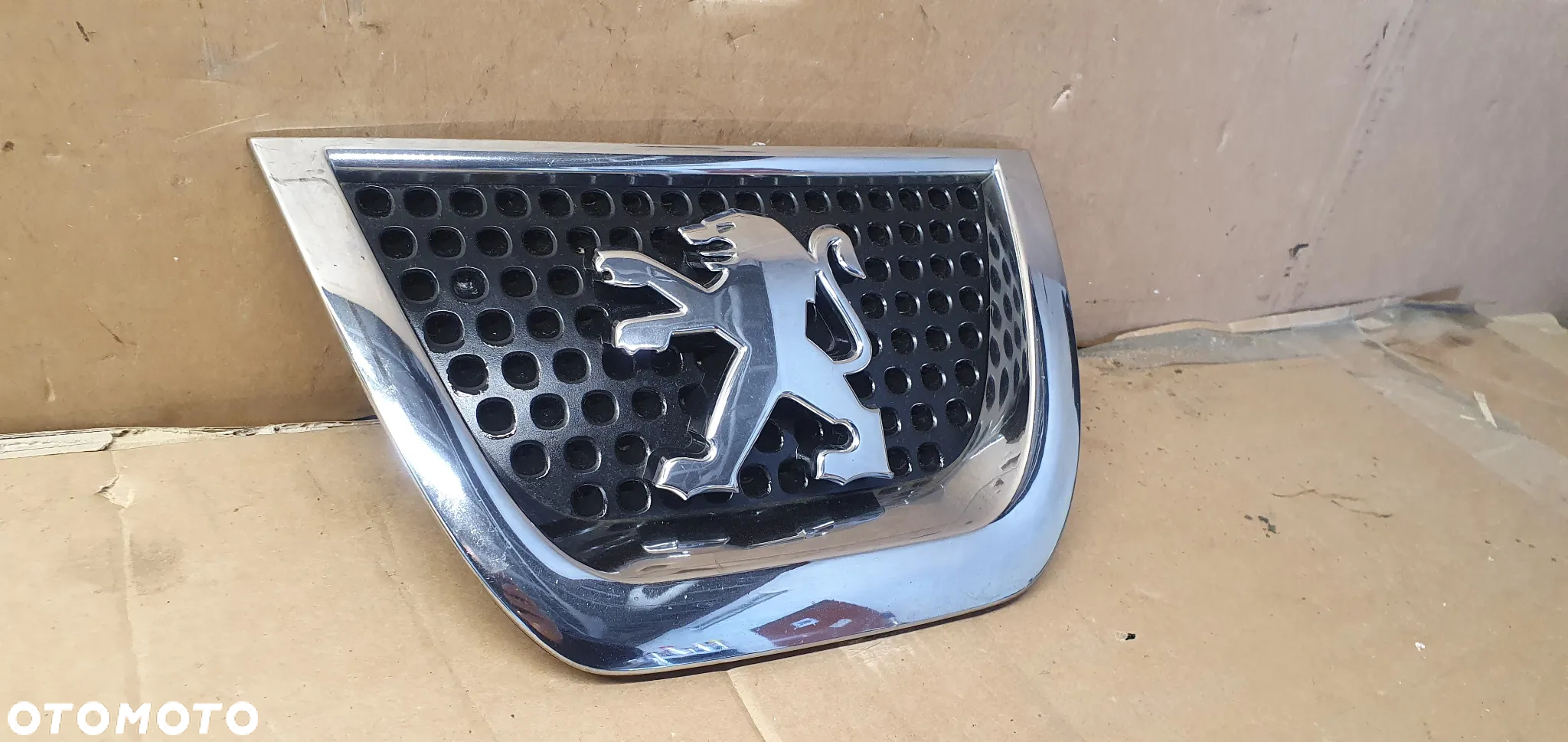 Znaczek emblemat logo przód Peugeot 3008 6098425426 - 3