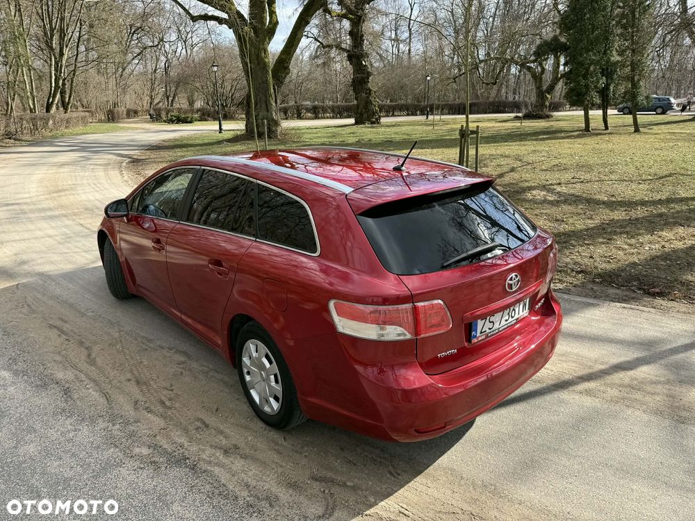 Toyota Avensis 1.8 Sol EU5 - 17