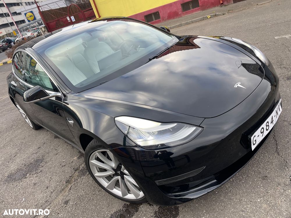 Tesla Model 3 - 9