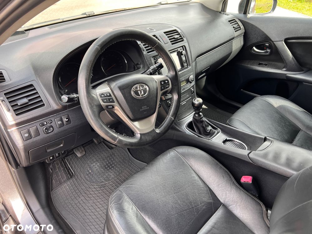 Toyota Avensis - 15