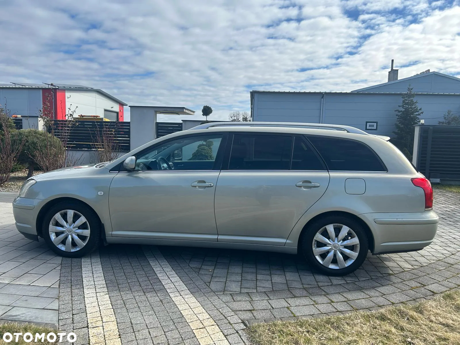 Toyota Avensis - 9